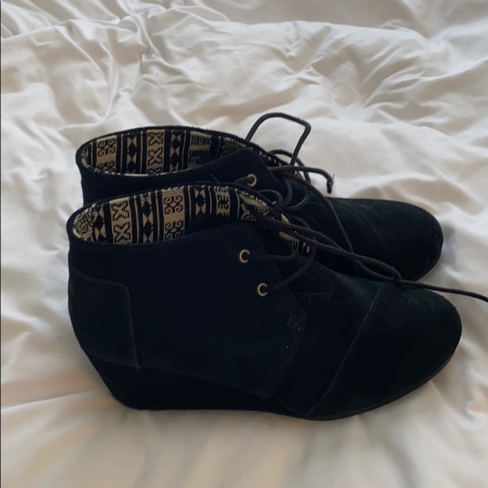 Toms Wedges size 8.5, never worn